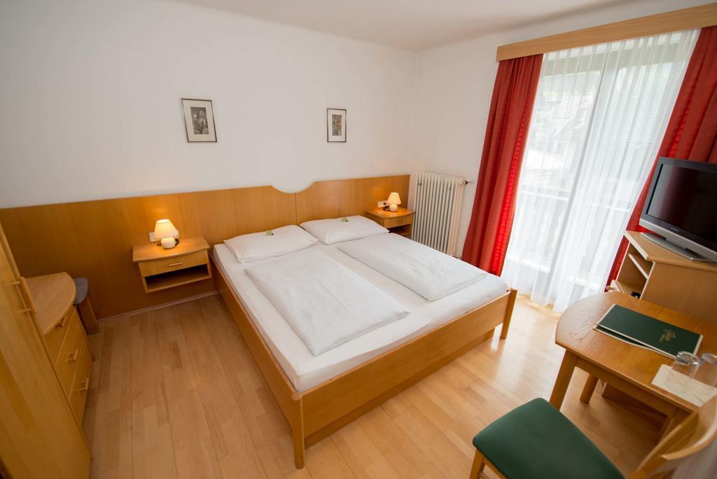 Hotel Lipeter & Bergheimat Вайсензее Екстериор снимка